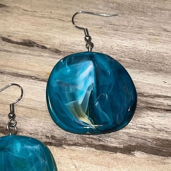 Vintage Lucite Earrings Womens Dangling Drop Blue Marble ClassicCore CottageCore - Picture 3 of 6